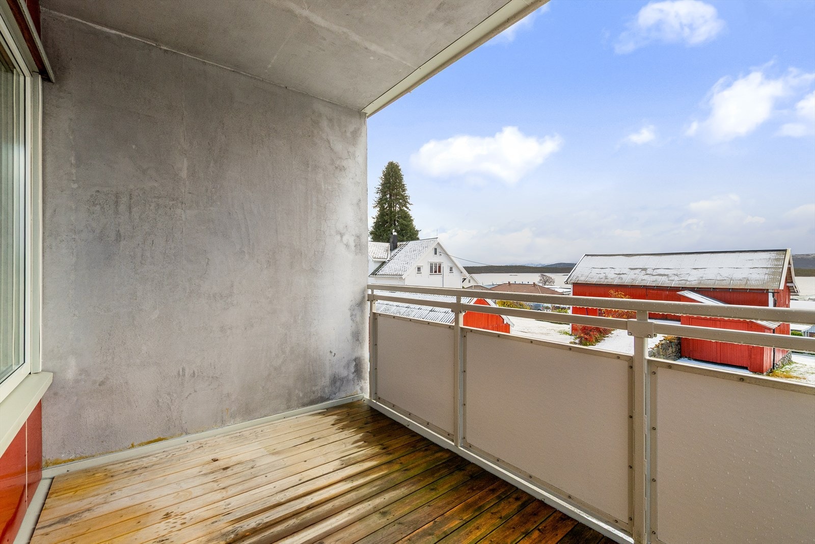 Verandaen er på 6 kvm og har ingen innsyn Galleribilde