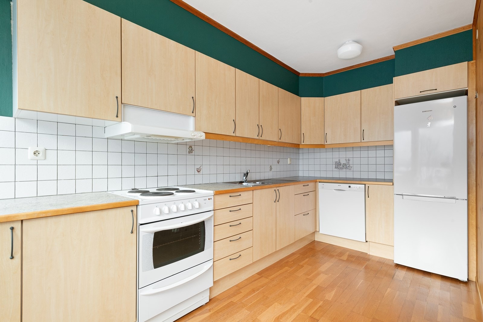 Hvitevarer på kjøkken medfølger Galleribilde