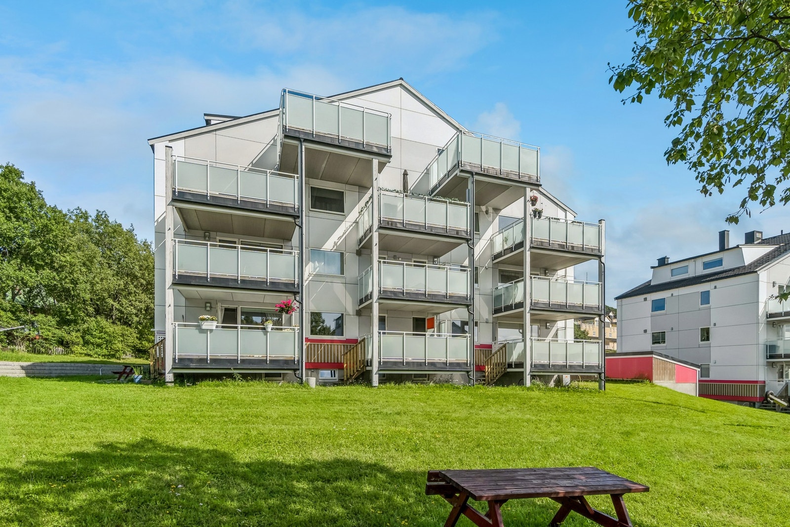 Fasade - Sommer Galleribilde