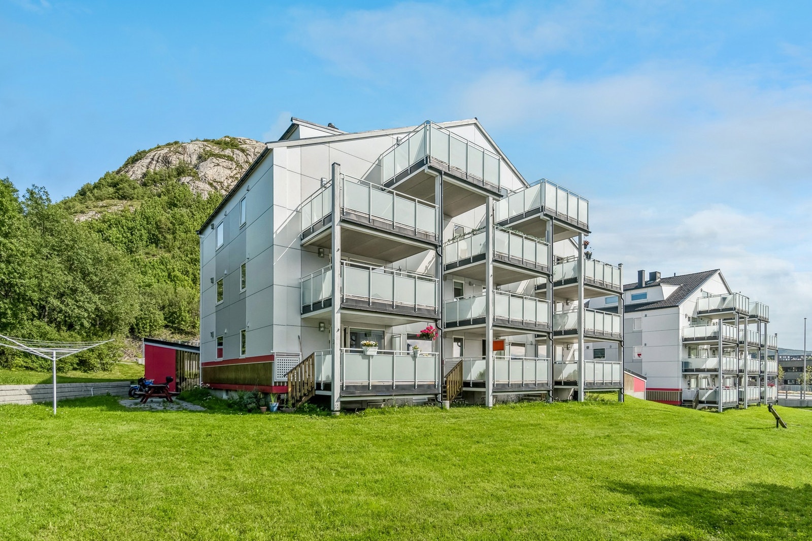 Fasade - Sommer Galleribilde