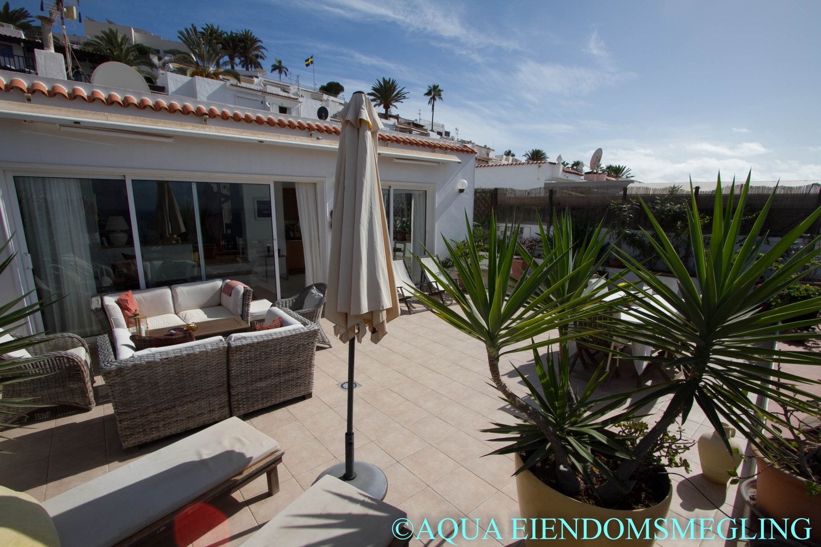 Foran huset Galleribilde