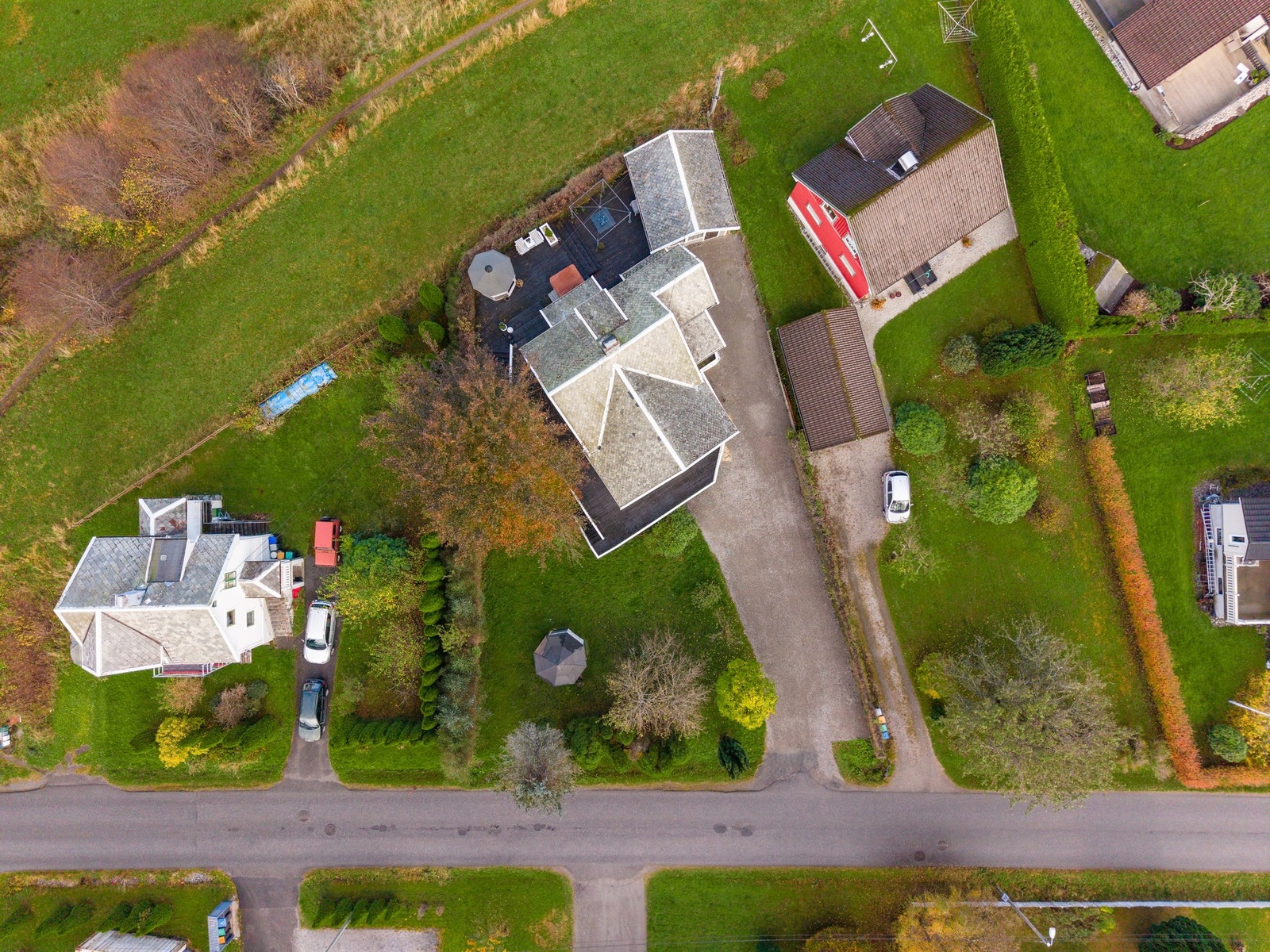 Her har du eiendommen sett fra fugleperspektiv. Galleribilde