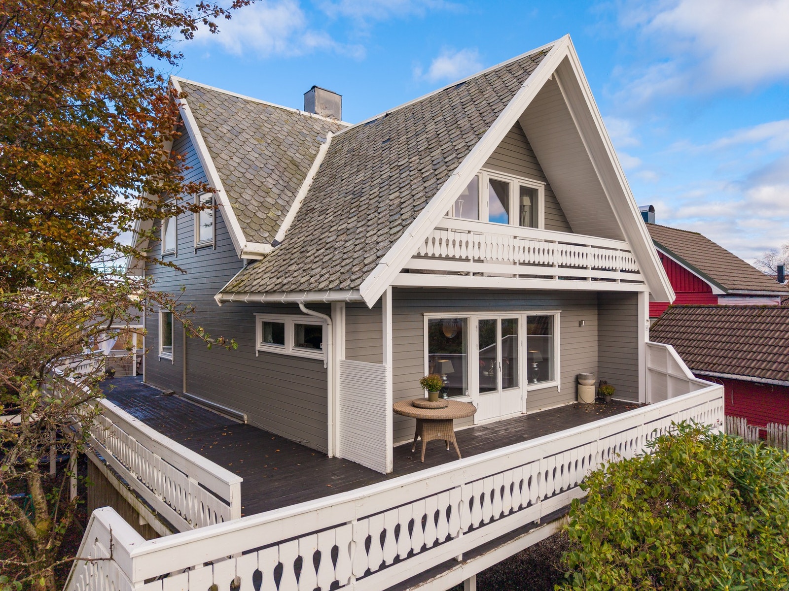 Med så mye terrasse og veranda finner du alltid en lun plass uansett vindretning. Galleribilde