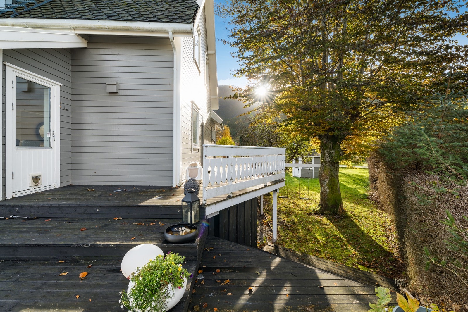 Eiendommen har totalt 135 kvm med veranda og terrasser. Galleribilde