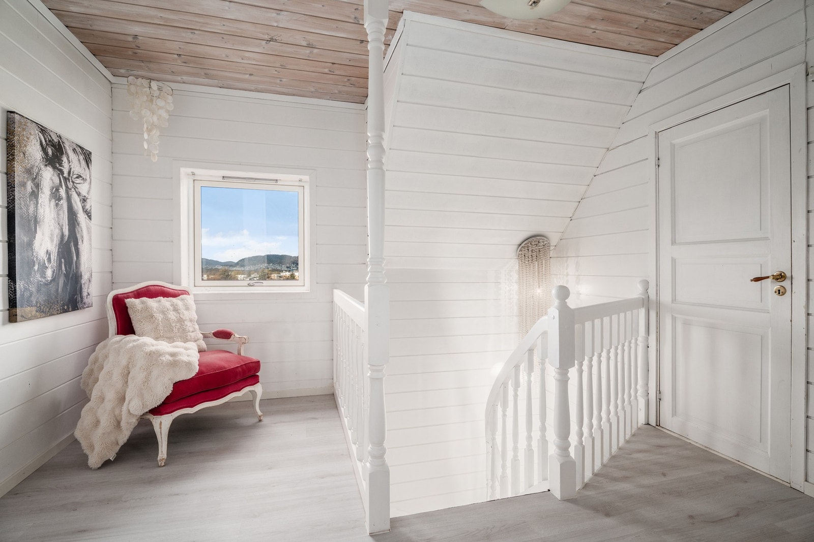 Trappegang i 2. etasje med flotte utsiktsforhold mot Ålesund Galleribilde