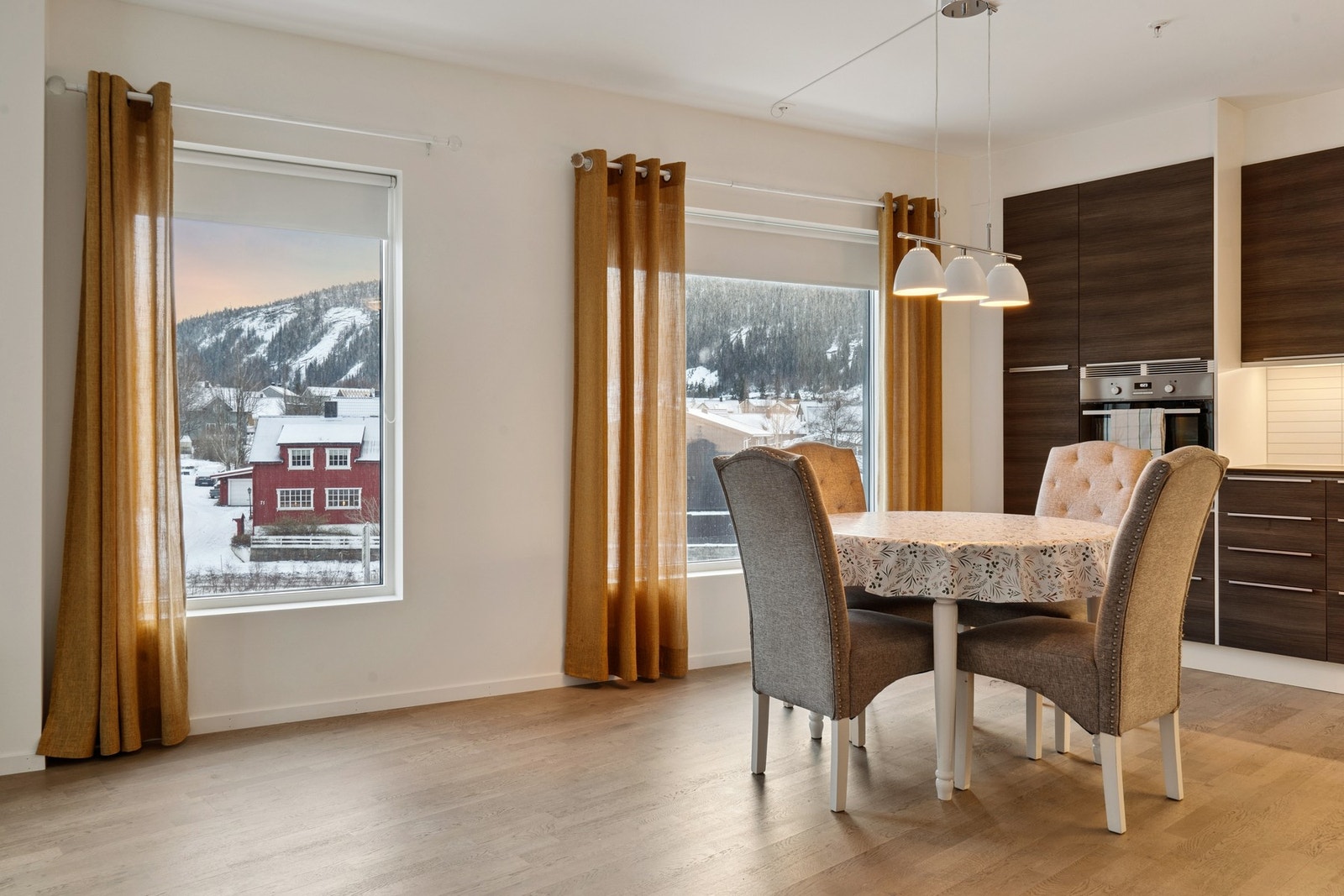 Borettslaget har plusskonsept med felles treningsrom med badstue, 2 utleierom/hotellrom og loungeområde med kjøkken og møteplass Galleribilde