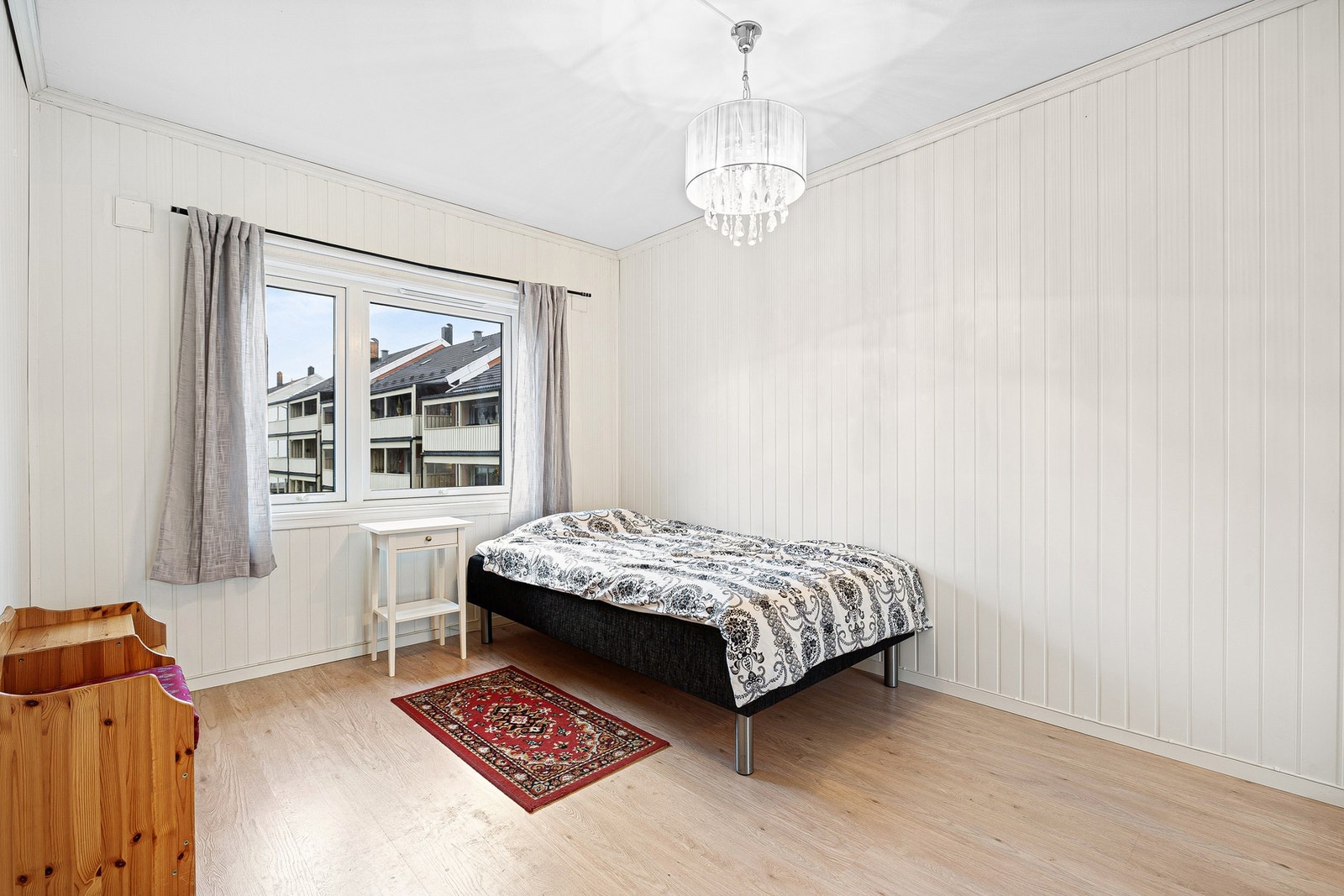 Stort og hyggelig soverom på hele 12,4 kvm. Galleribilde