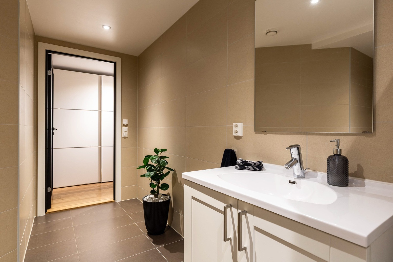 Gulvet har varmekabler som gir ekstra komfort. Galleribilde