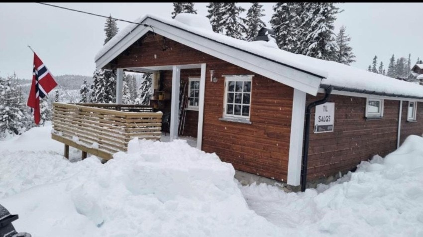 Det er også fint i bade i Hugulitjern som ligger litt lenger opp, og det er flere fine fiskevann i området. Kjører man til Gamlestølen så finner man skitrekk Galleribilde