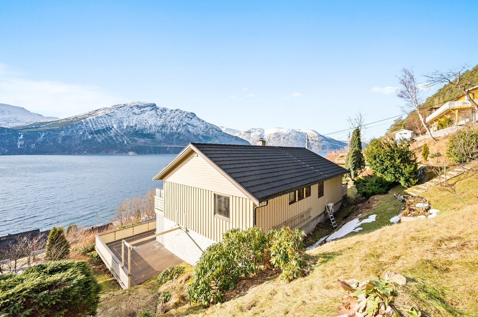 Våren kommer ekstra tidlig på Oppdøl. Galleribilde