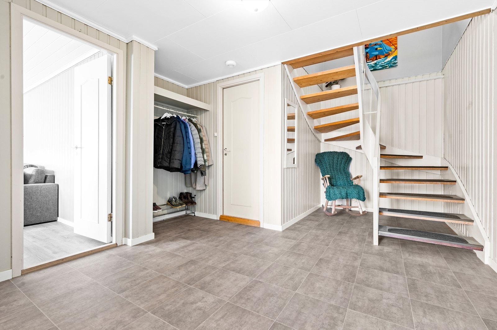 Hall med varme i gulv. Galleribilde