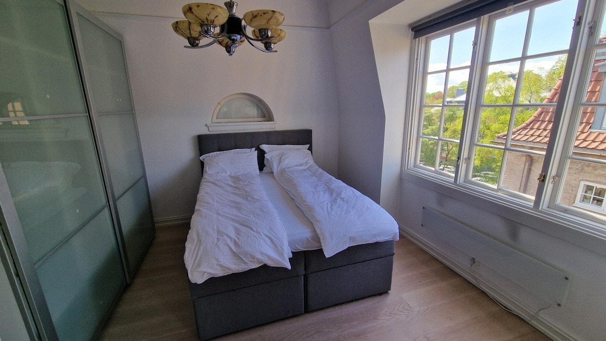 Primary bedroom Galleribilde