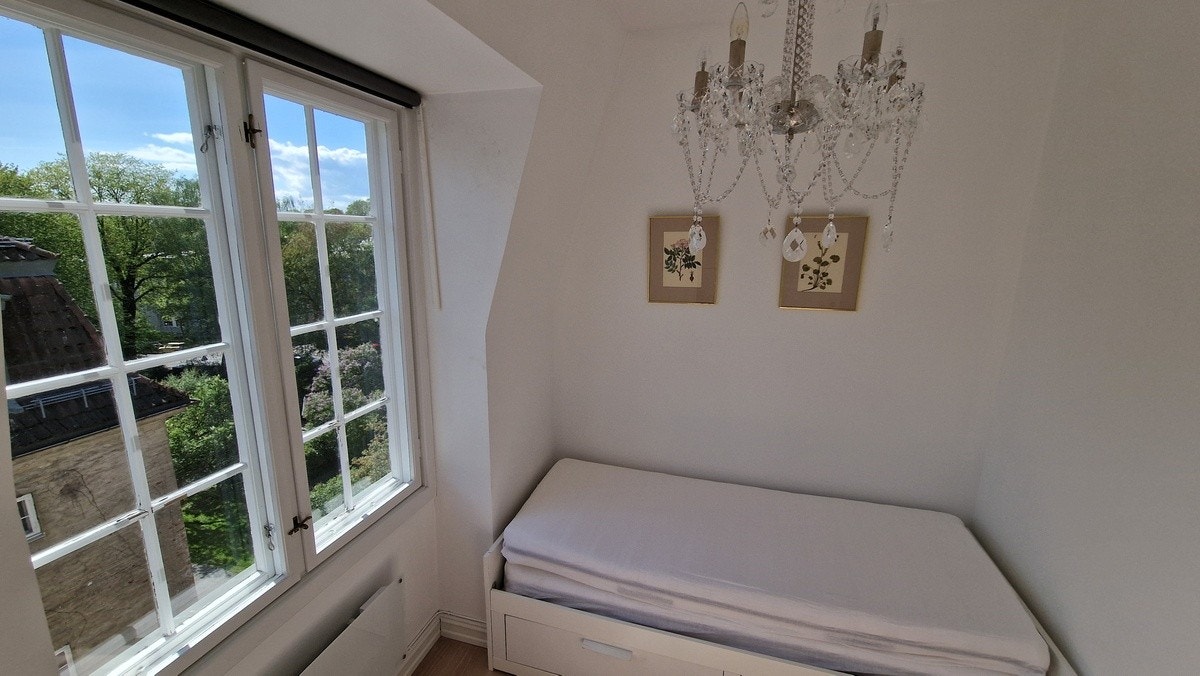 Secondary bedroom. Day bed can be extended to 160x200cm queen size double bed Galleribilde