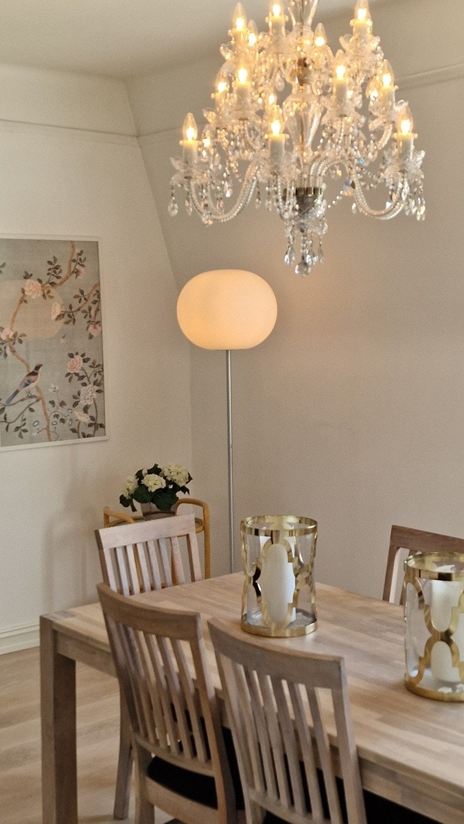 Dining room with fireplace Galleribilde