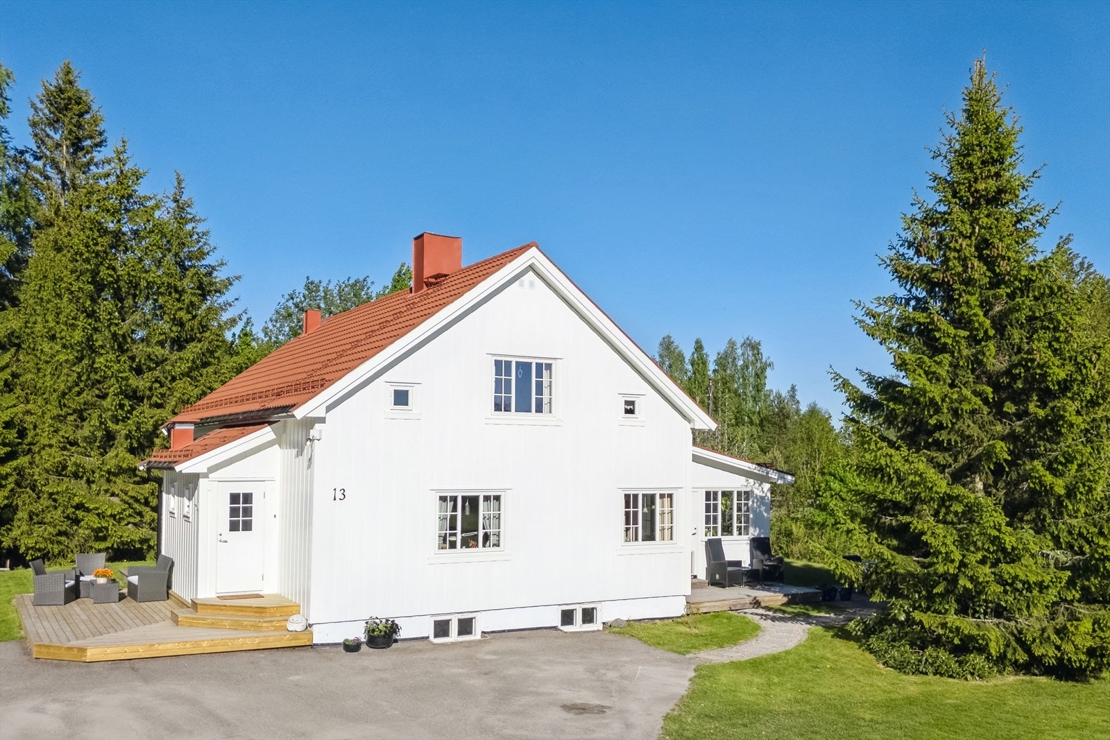 Med kun 400 meter til barneskolen blir hverdagen enklere for barna i familien. Galleribilde