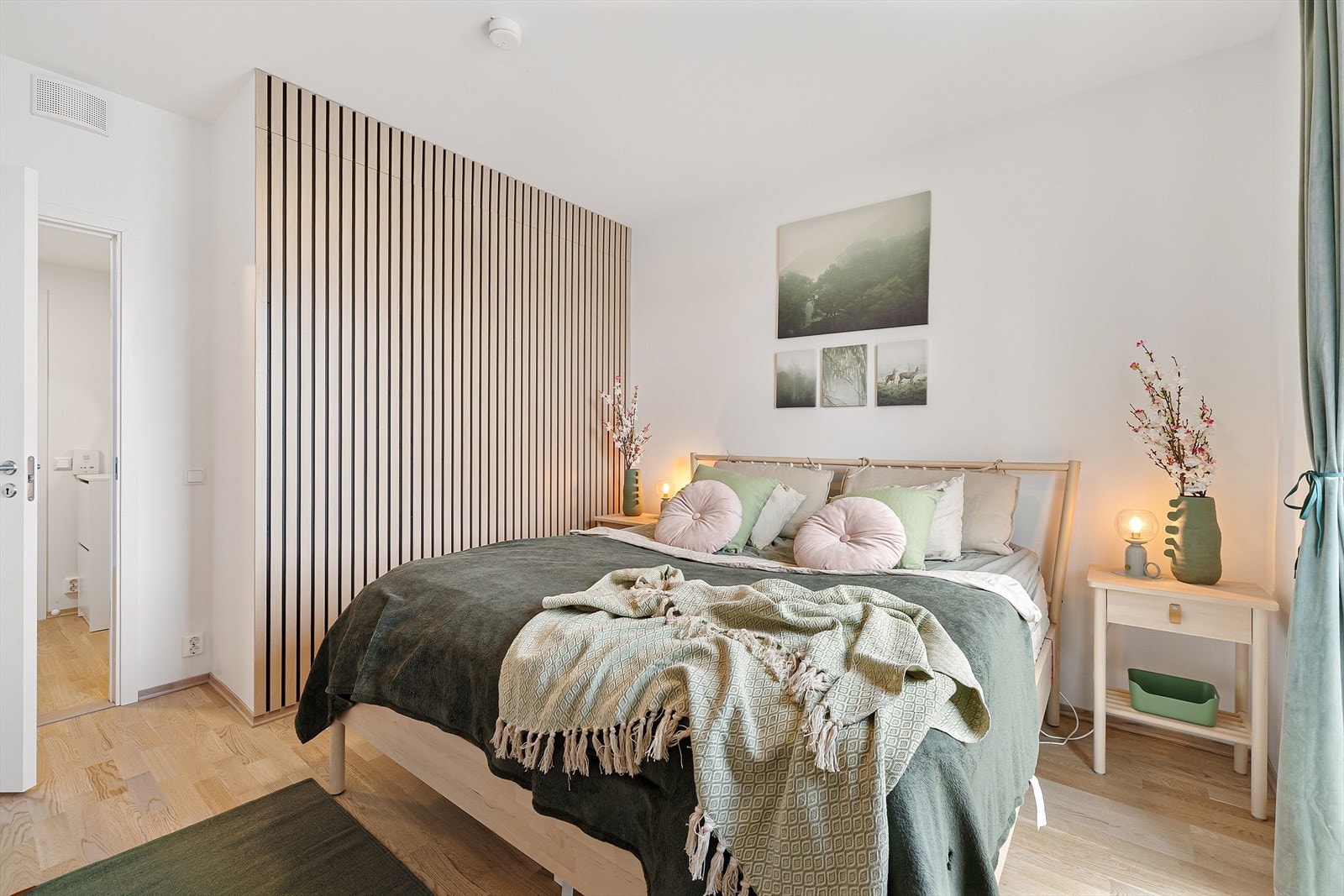 Leiligheten har blitt påkostet med ulike stilinntrykk som gir den et moderne og unikt preg. Galleribilde