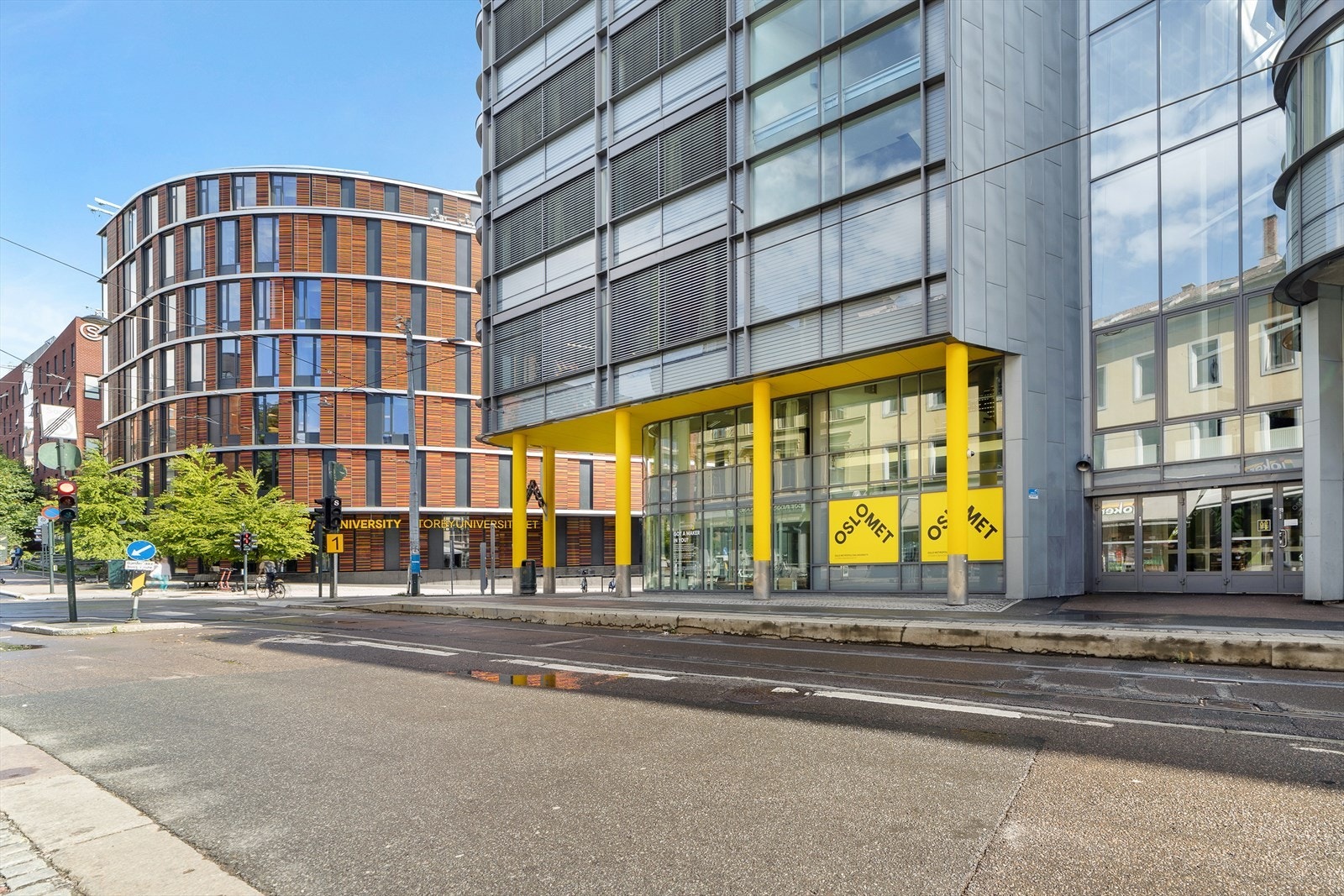 Linstows gate 4 C ligger svært sentralt plassert mellom Slottsparken og OsloMet. I kort avstand til Kunstnernes Hus, Litteraturhuset, Lorry og Hegdehaugsveien/Bogstadveien. Galleribilde