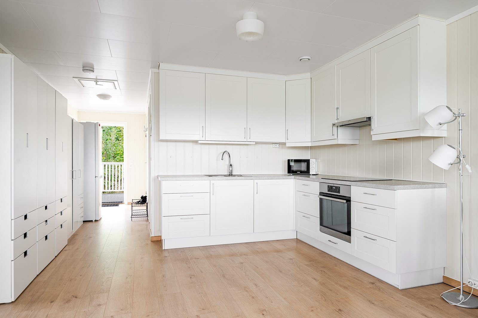 Her har man mye skapplass både oppe og nede. Galleribilde