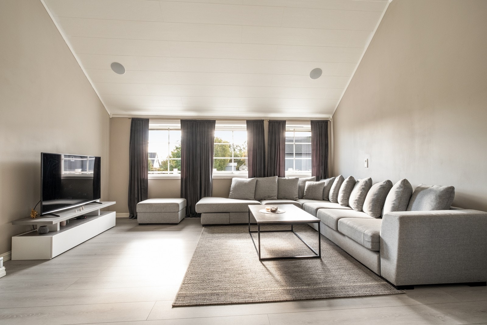 Her har man god plass til hele familien eller en stor vennegruppe! Galleribilde