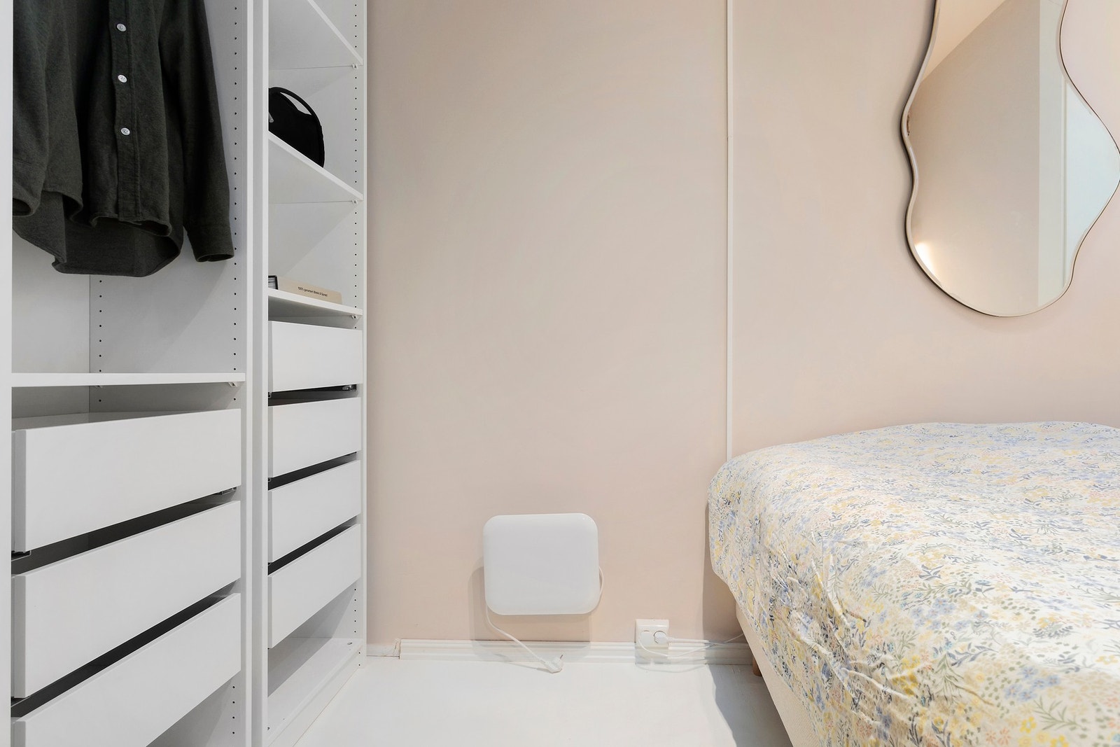 Begge soverommene har garderobeplass. Galleribilde