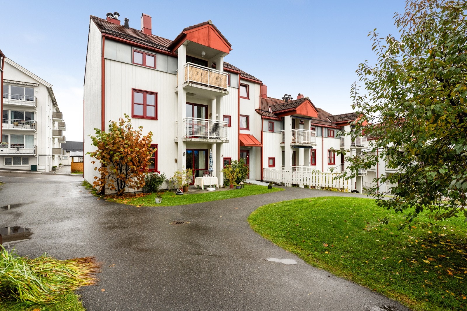 Her bor du sentralt, midt i hjerte av Gjøvik med gangavstand til butikker, Kafeer, restauranter og øvrige servicetibud. Galleribilde