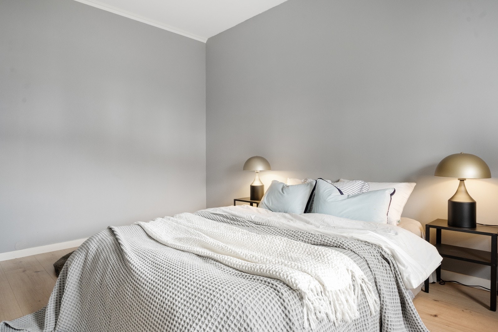 Hovedsoverom med god plass til dobbeltseng. Galleribilde