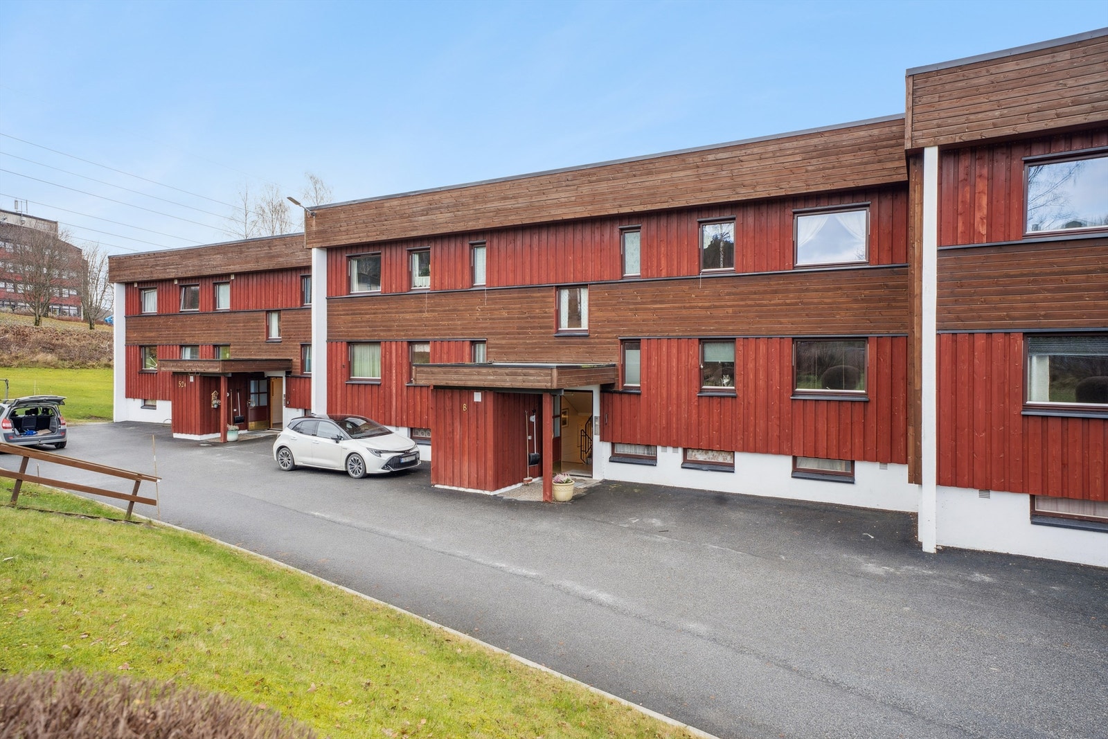 Det er umiddelbar nærhet til skog og mark med gode turmuligheter. Galleribilde