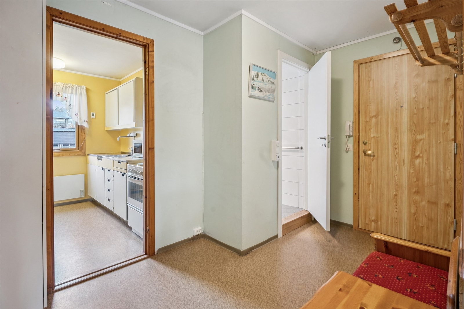 Leiligheten ligger i 3. etasje med adkomst via felles trapperom. Galleribilde