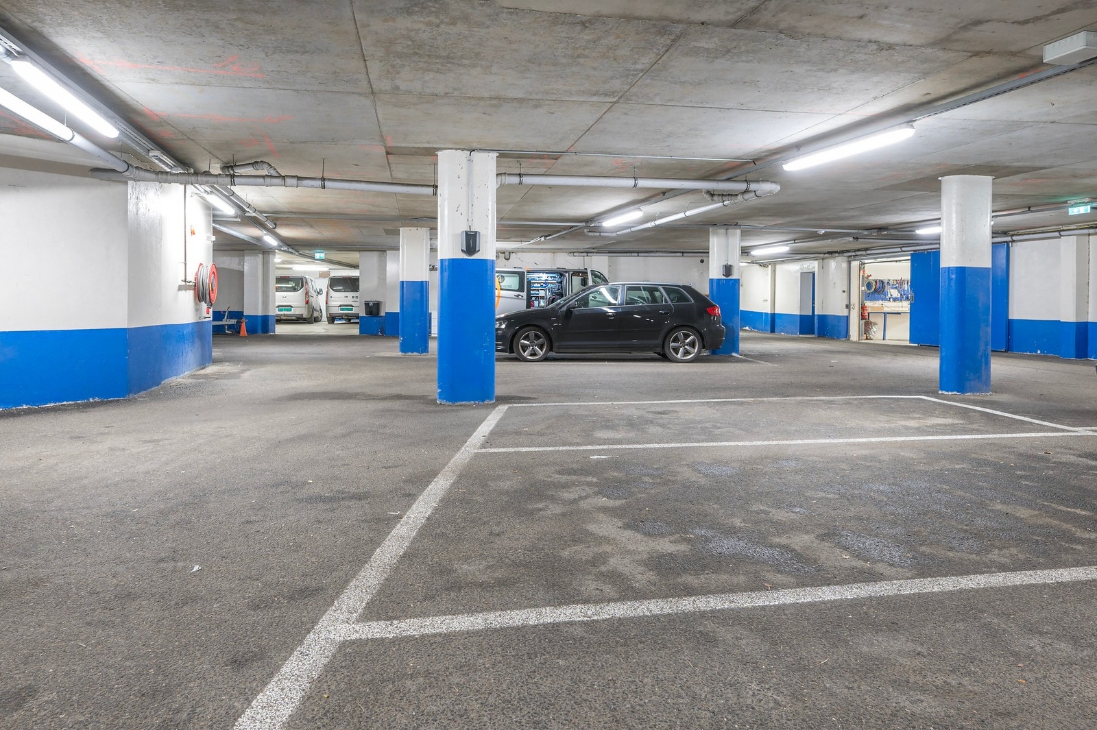 Parkering i felles garasjeanlegg Galleribilde