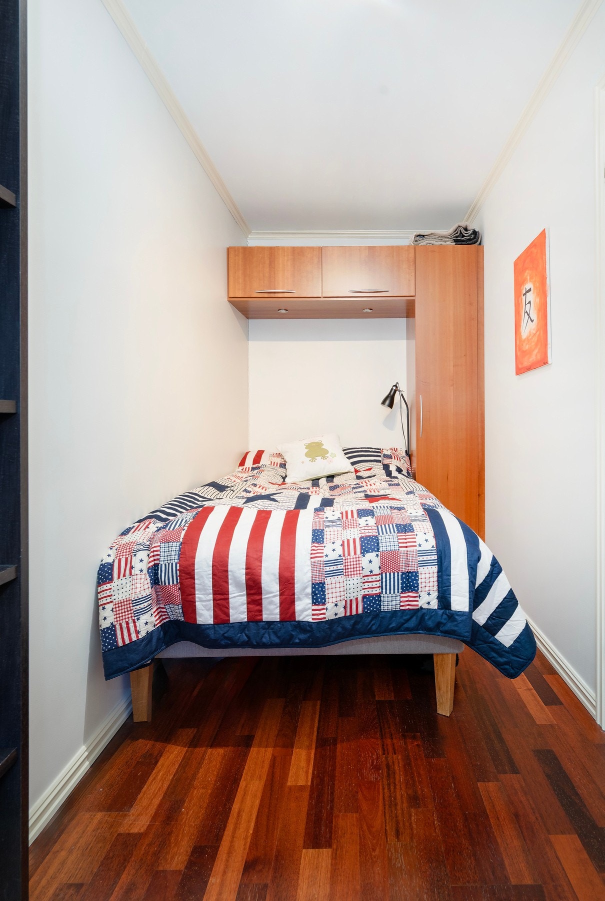 Soverom 2 - Dette rommet er ikke så smal t som det fremstår på visning. Sengen er 120cm bredde. Galleribilde