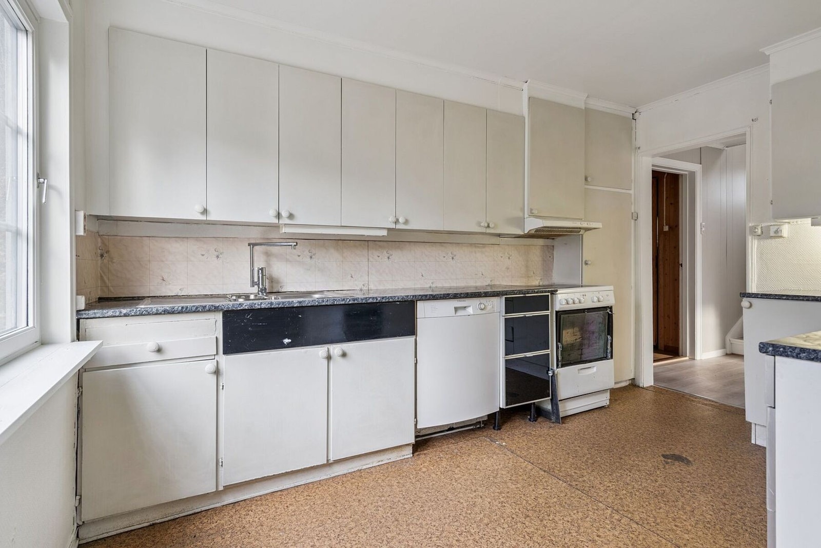 Kjøkken er på 10,6 kvm. Galleribilde