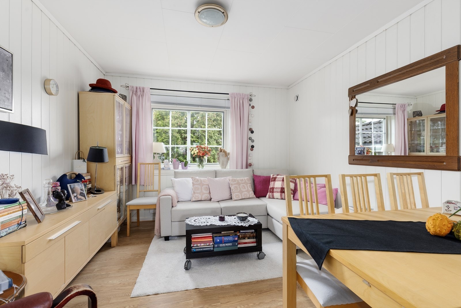 Stue/soverom i 1.etg, hybel: Galleribilde