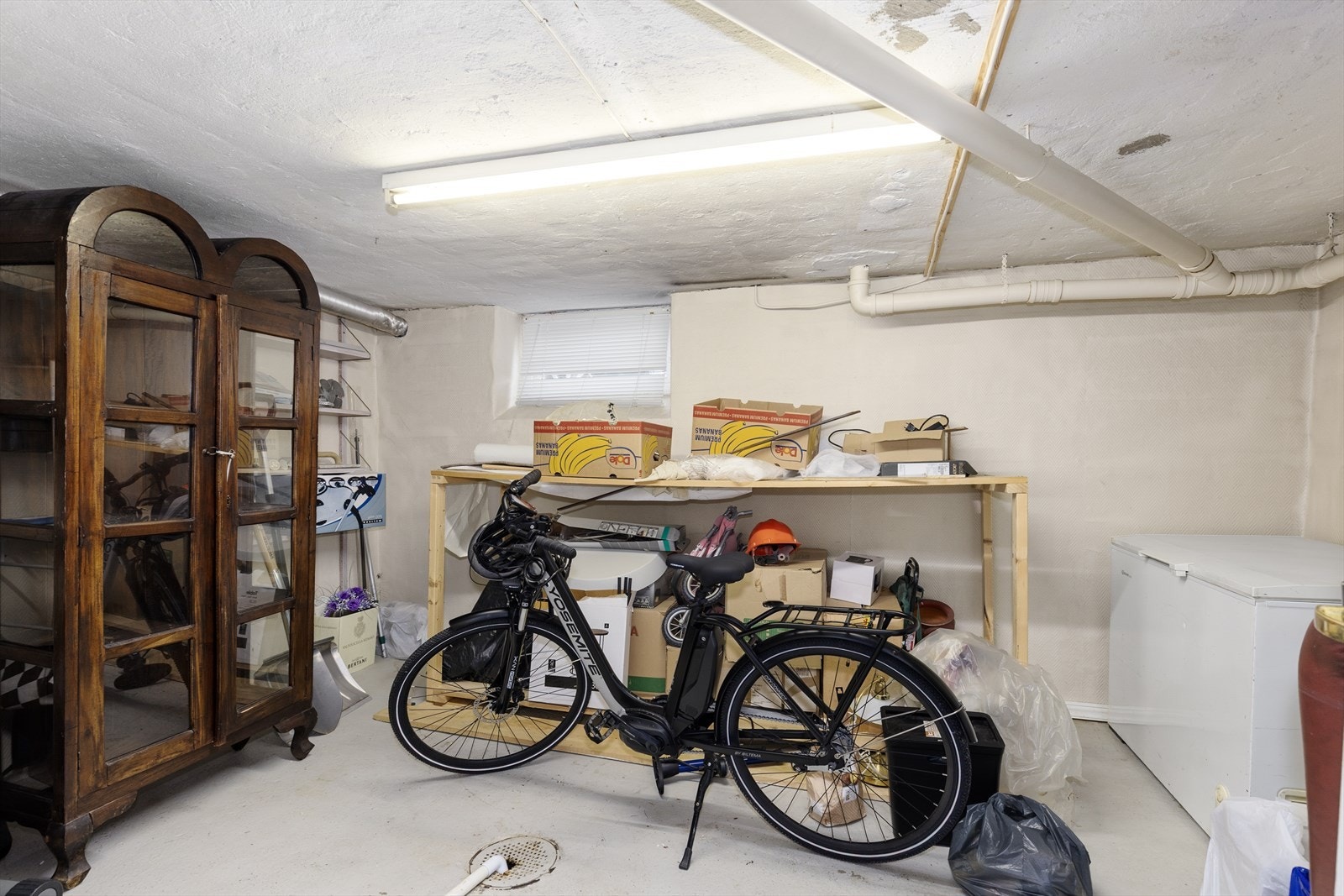 Bod med lagringsplass. Galleribilde