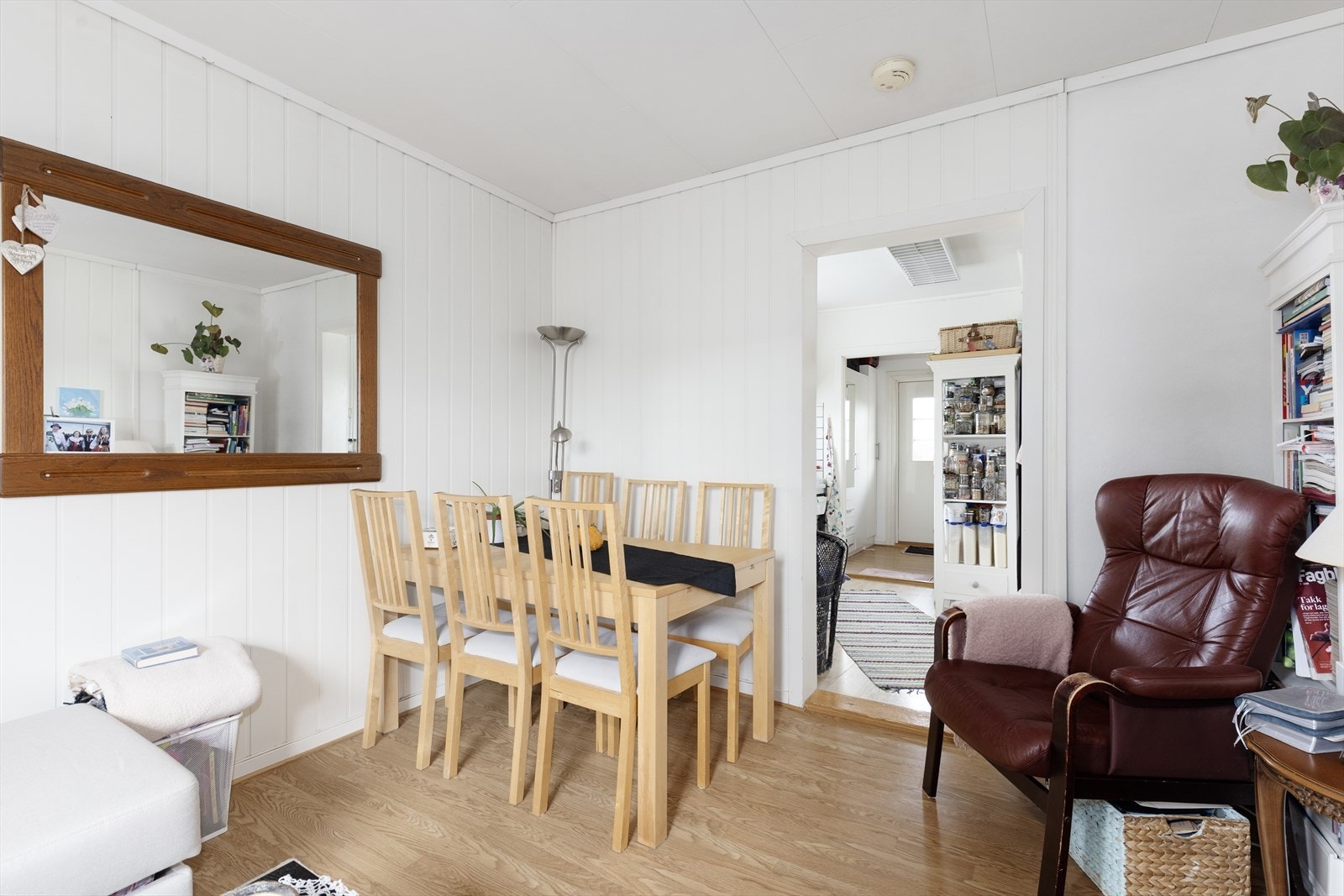 Lyst og trivelig rom med god plass til møblering. Galleribilde