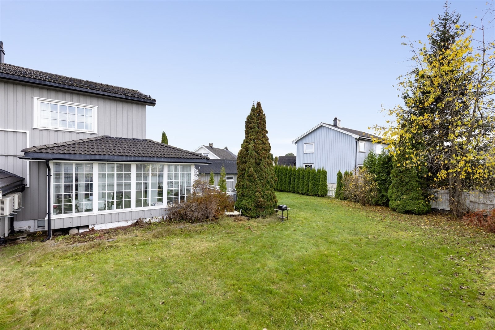 Boligen har hyggelige og solrike uteområder. Galleribilde