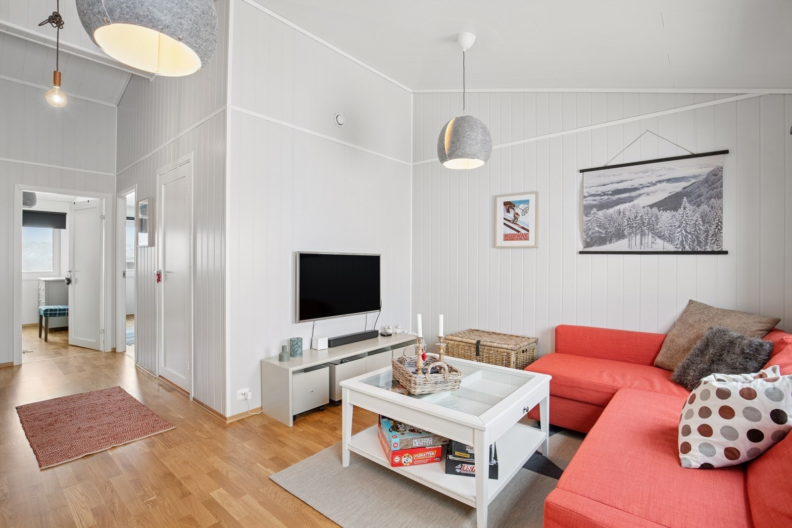 Her er det plass til sofagruppe og TV-benk. Galleribilde