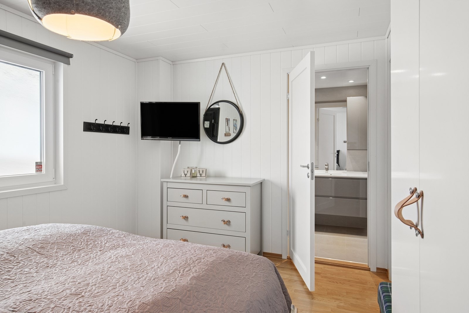 Herfra er det direkte tilgang til eget bad. Galleribilde