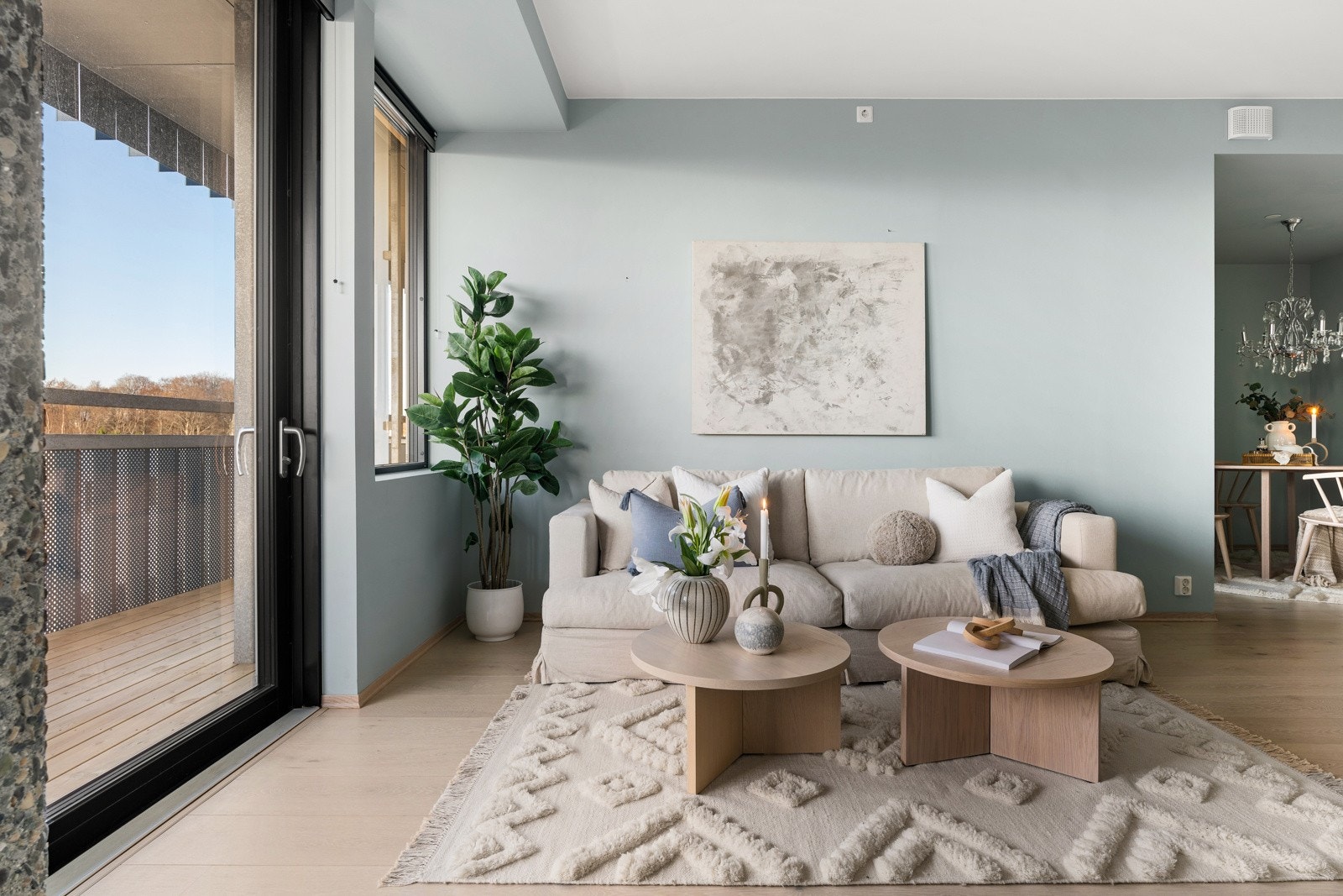 Leilighetens stue måler 24 kvm. Galleribilde