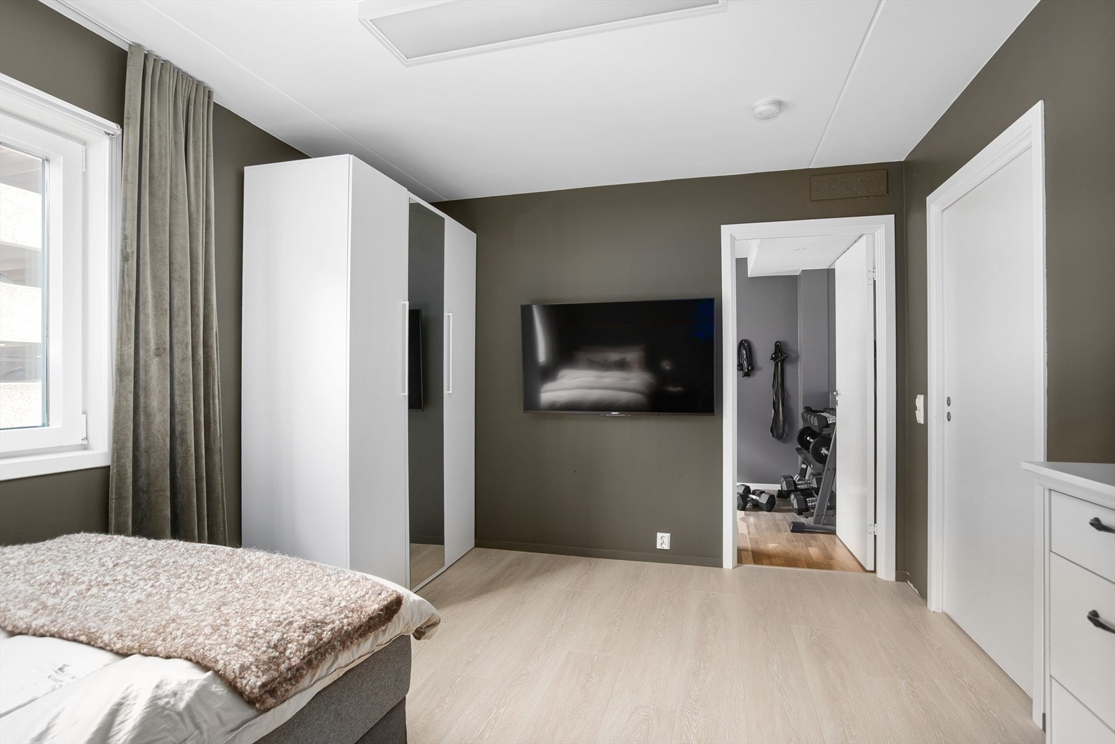 Soverommet har direkte adkomst til soverom 3 Galleribilde