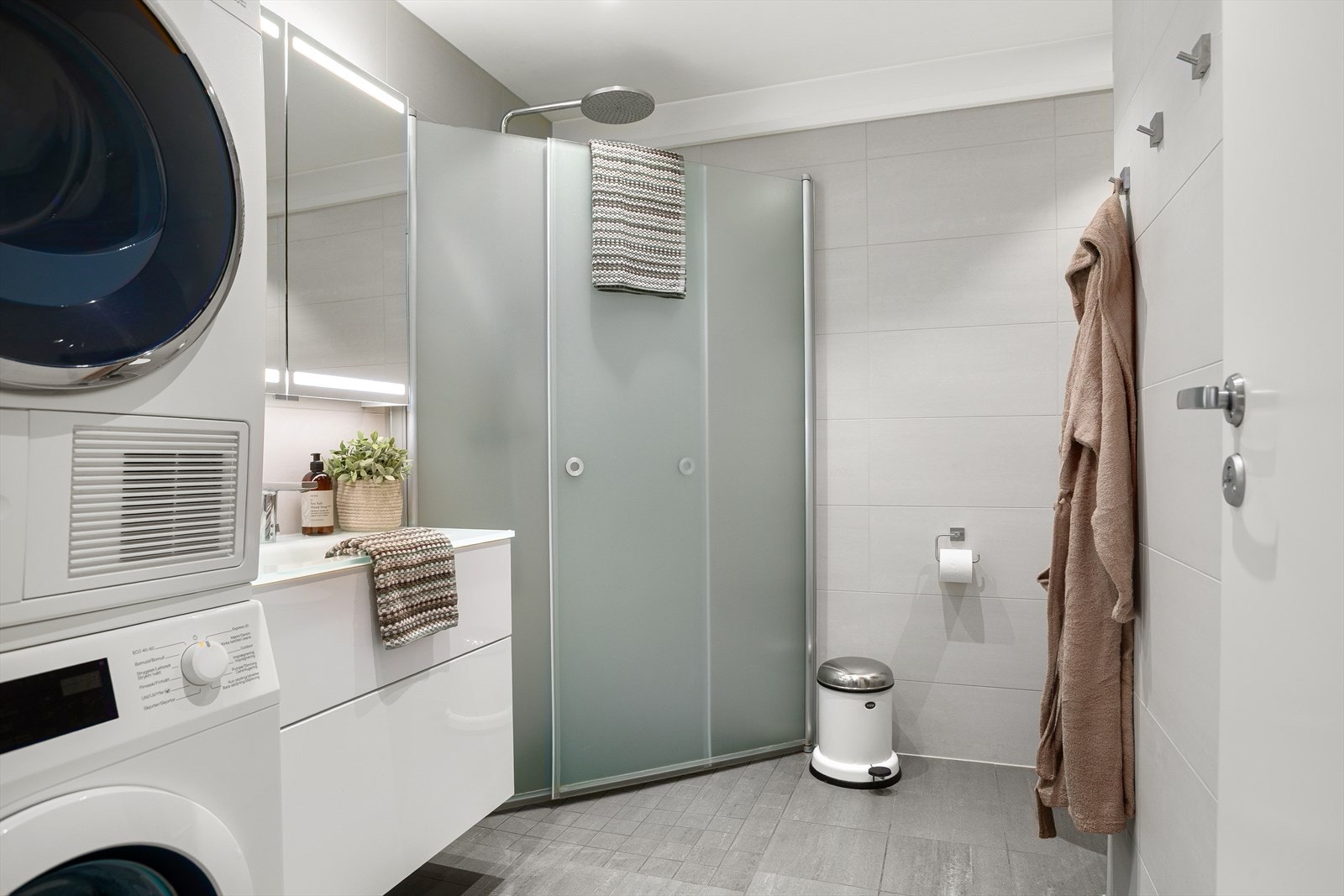 Baderom nr 2 med god standard og størrelse. Galleribilde