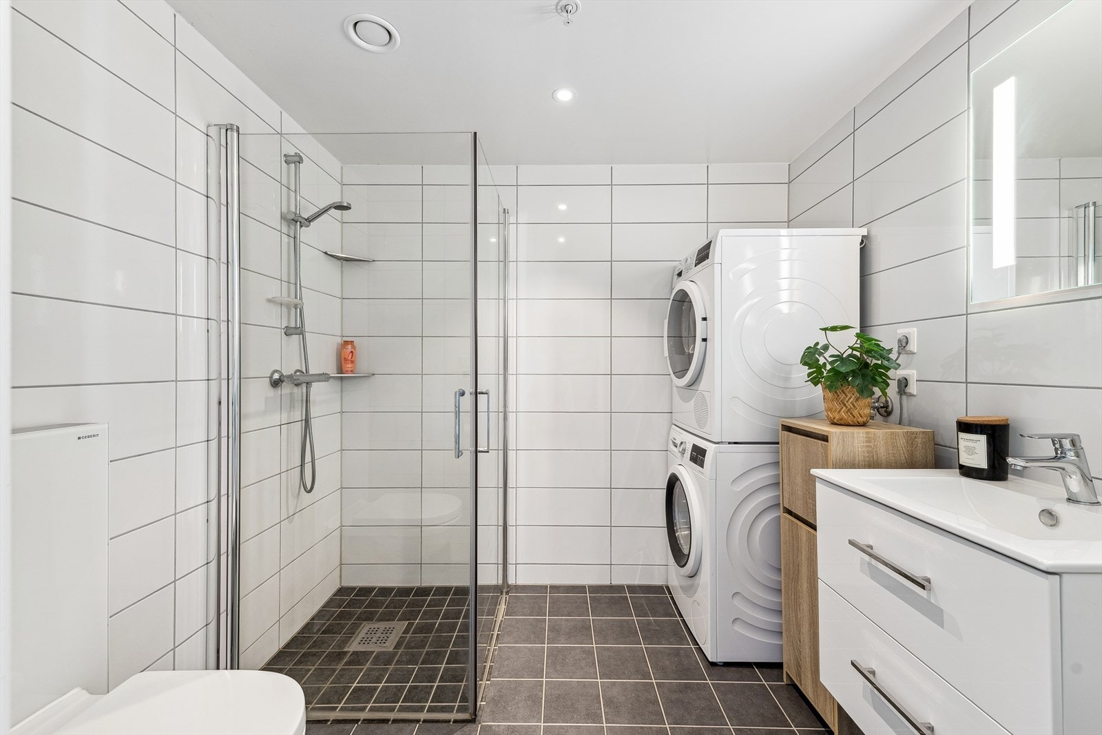 Bad med downlights Galleribilde