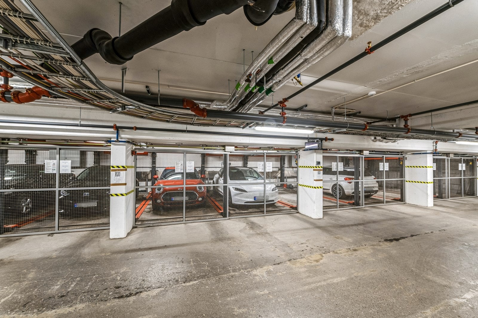 P-plass i systemgarasje med EL-billader Galleribilde