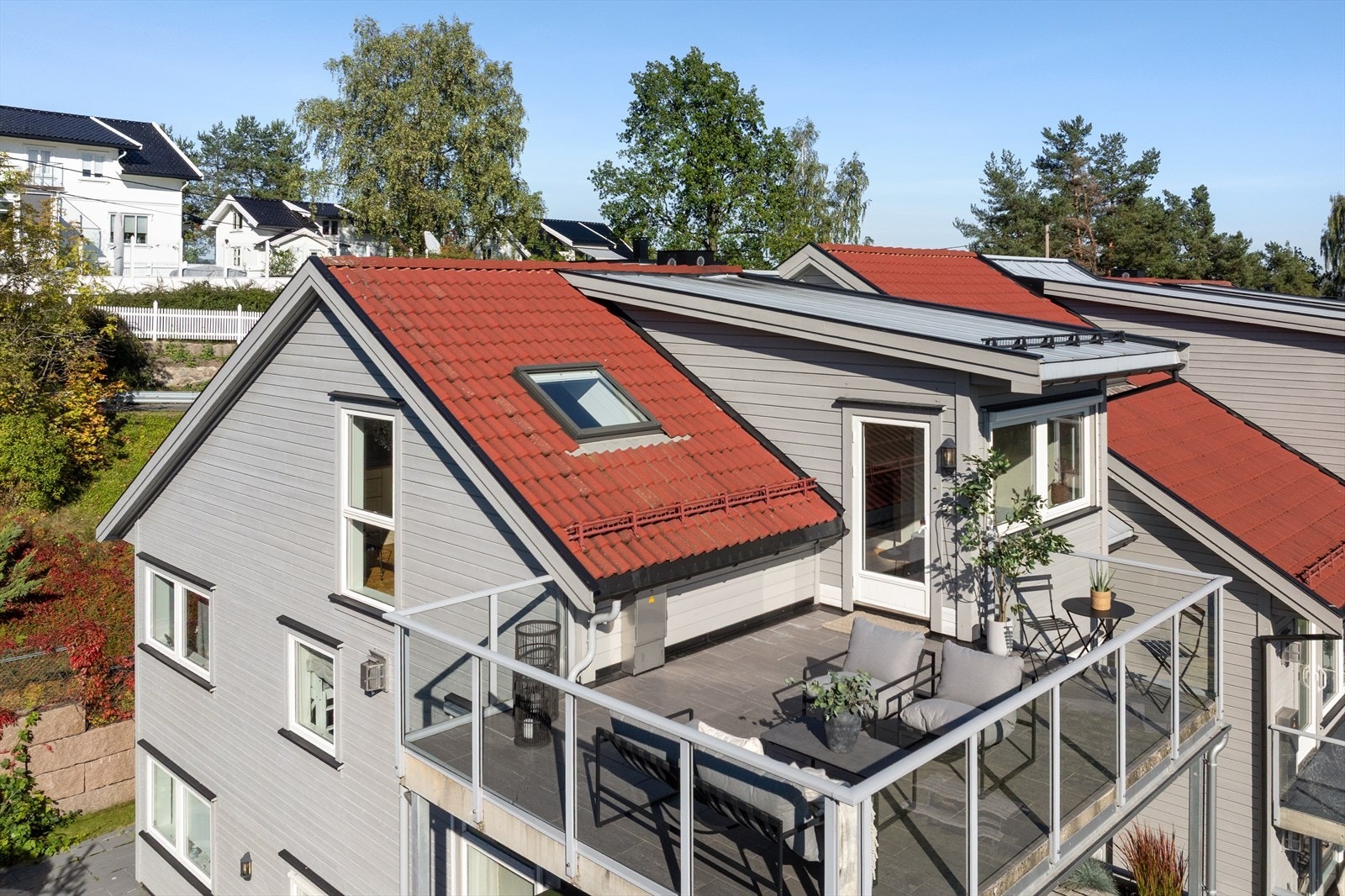 Her får du en fantastisk toppleilighet med hjørnebeliggenhet og store vindusflater. Galleribilde