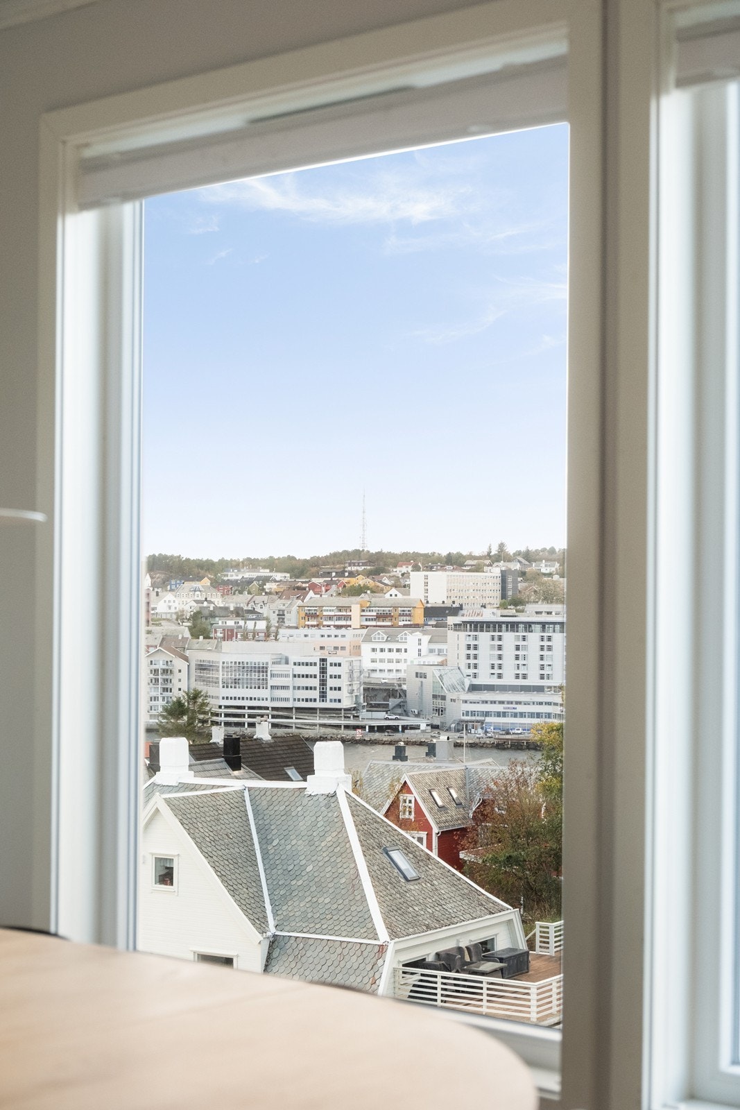 Utsikt mot havnebassenget og bysentrum. Galleribilde