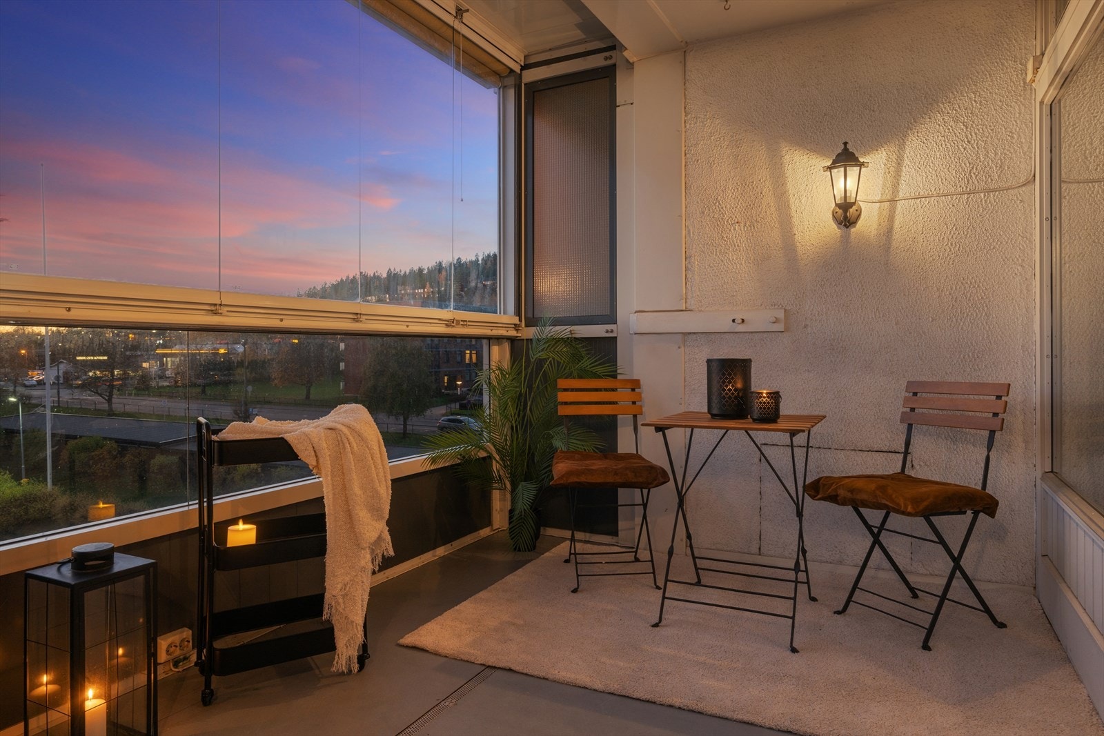 Balkongen har gode møbleringsmuligheter. Galleribilde