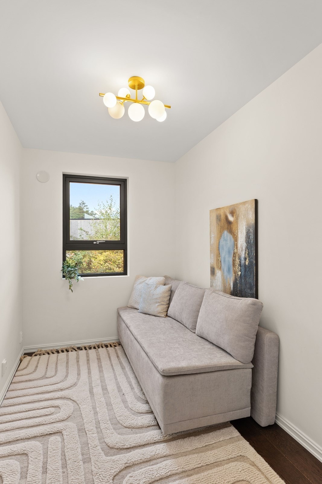 Soverom på 6,8 kvm som kan benyttes som barnerom, gjesterom eller hobbyrom. Galleribilde