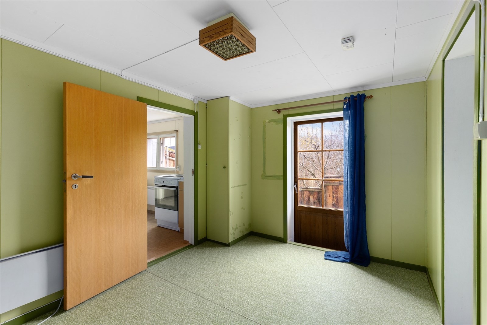 Til denne etasjen er det to inngangsdører, i tillegg til trapp fra 1. etasje. Galleribilde