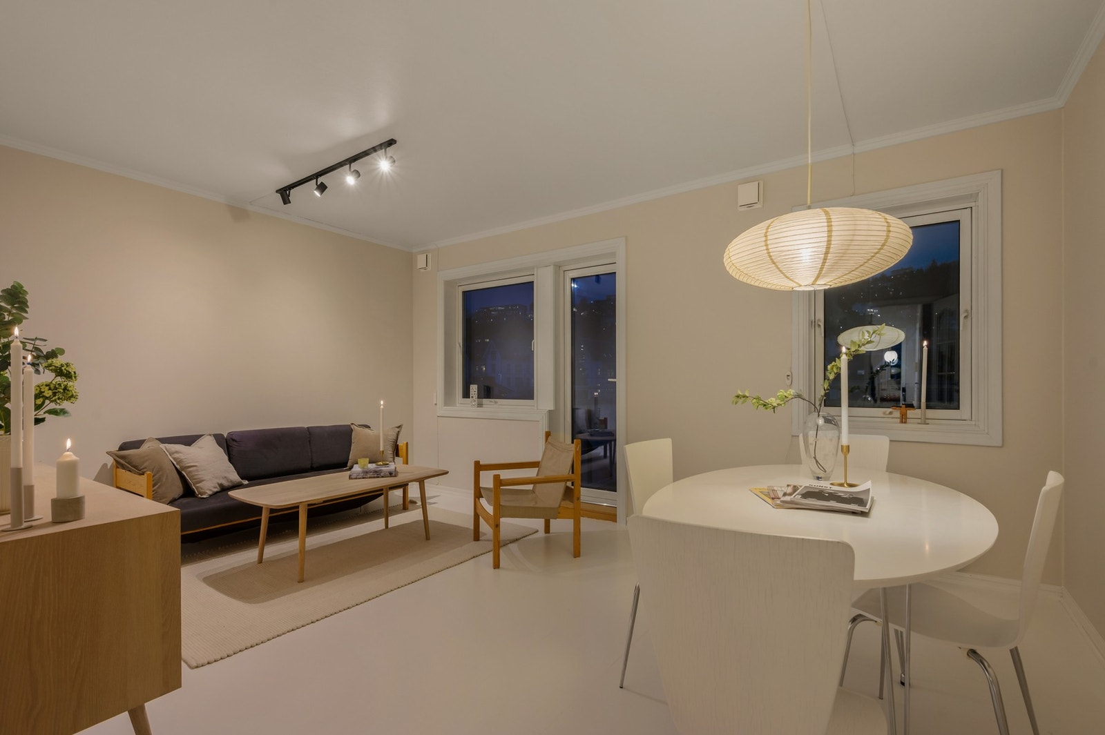 Velkommen til Innherredsveien 82B! En pen og romslig 3-roms leilighet med urban og sentral beliggenhet. Galleribilde