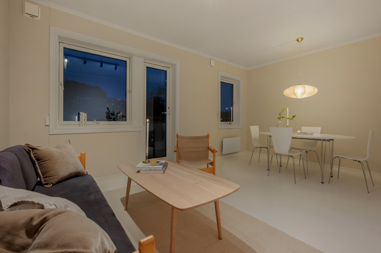 Leiligheten har en stor og romslig stue på 20,5 kvm. Fra stua er det utgang til balkong. Galleribilde