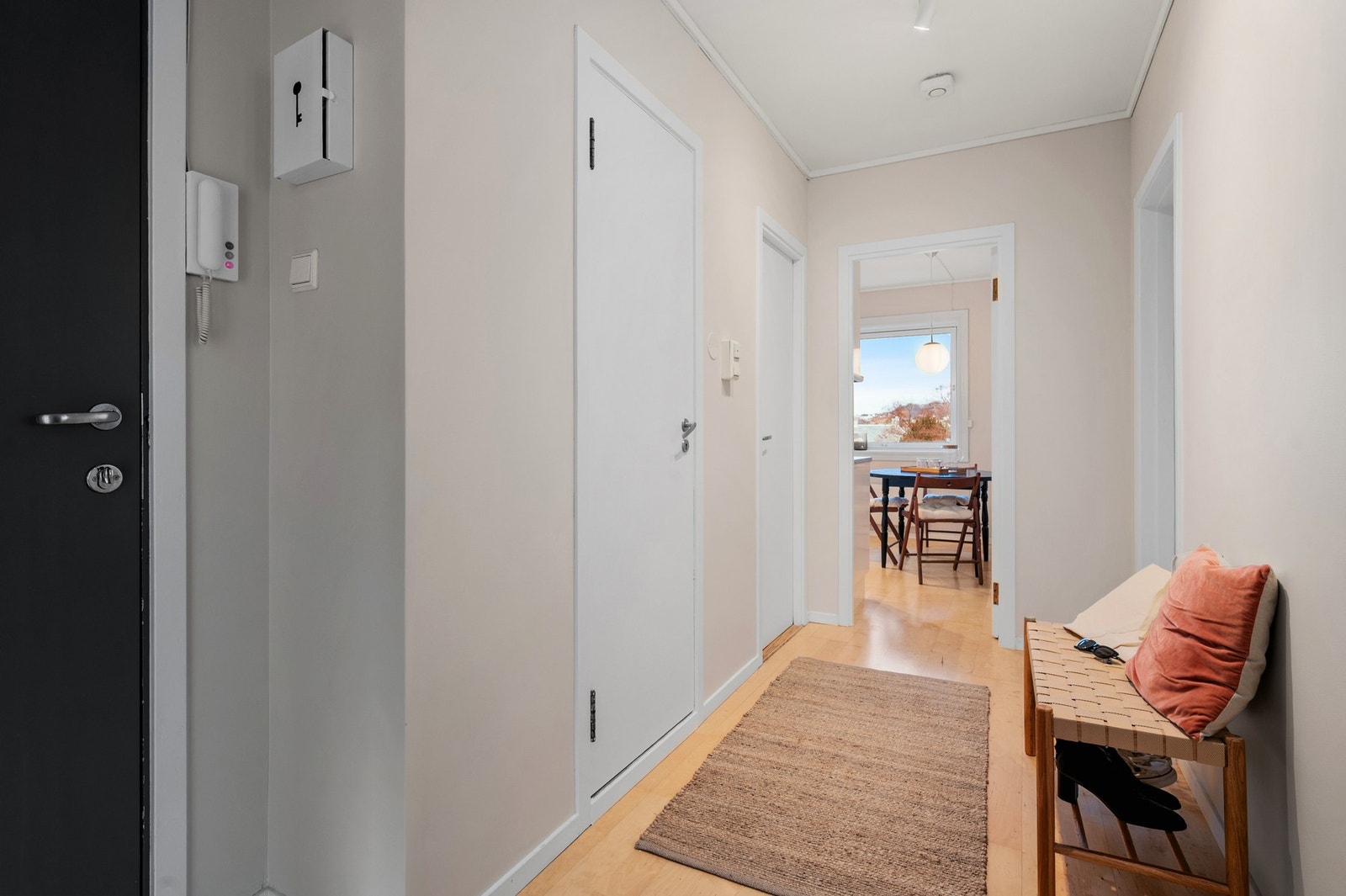 Inngangsparti. Galleribilde